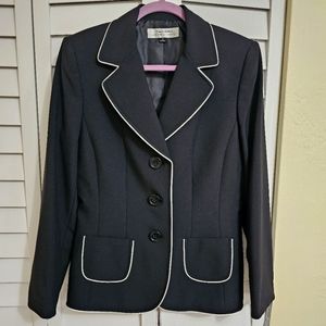 Tahari Three Button Blazer Sz 10